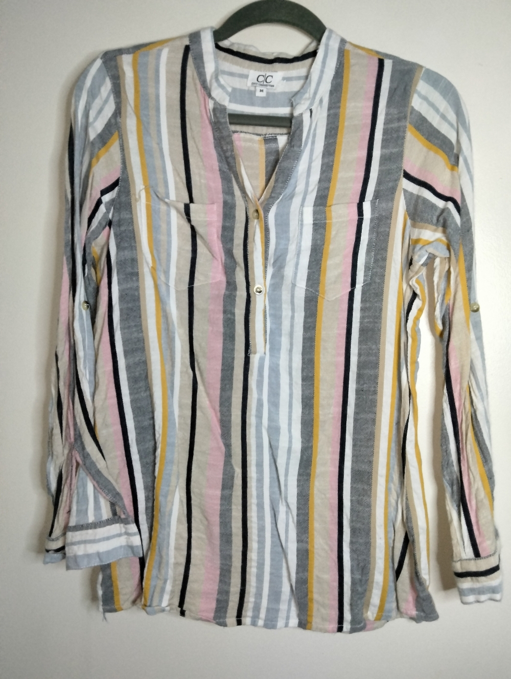 Chic Connection (Size M) Multicolor Stripe V-Neck Button Roll Tab LS Popover Top